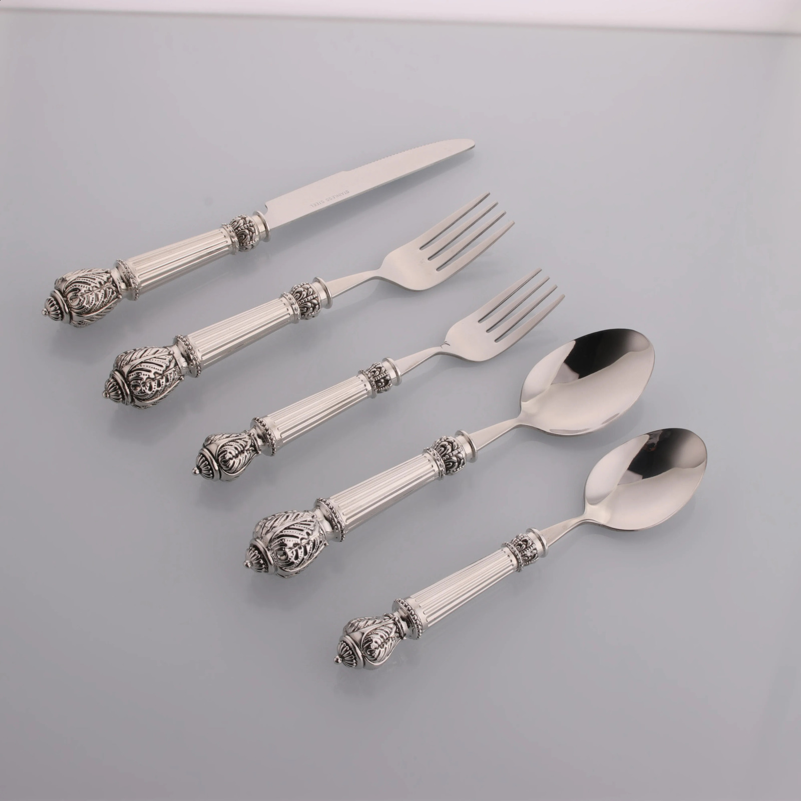 Stainless Steel Crown Tableware Set Flatware Silver Golden Cutlery Set Spoon Knife Fork Kit Dinnerware for Home Kitchen 250214
