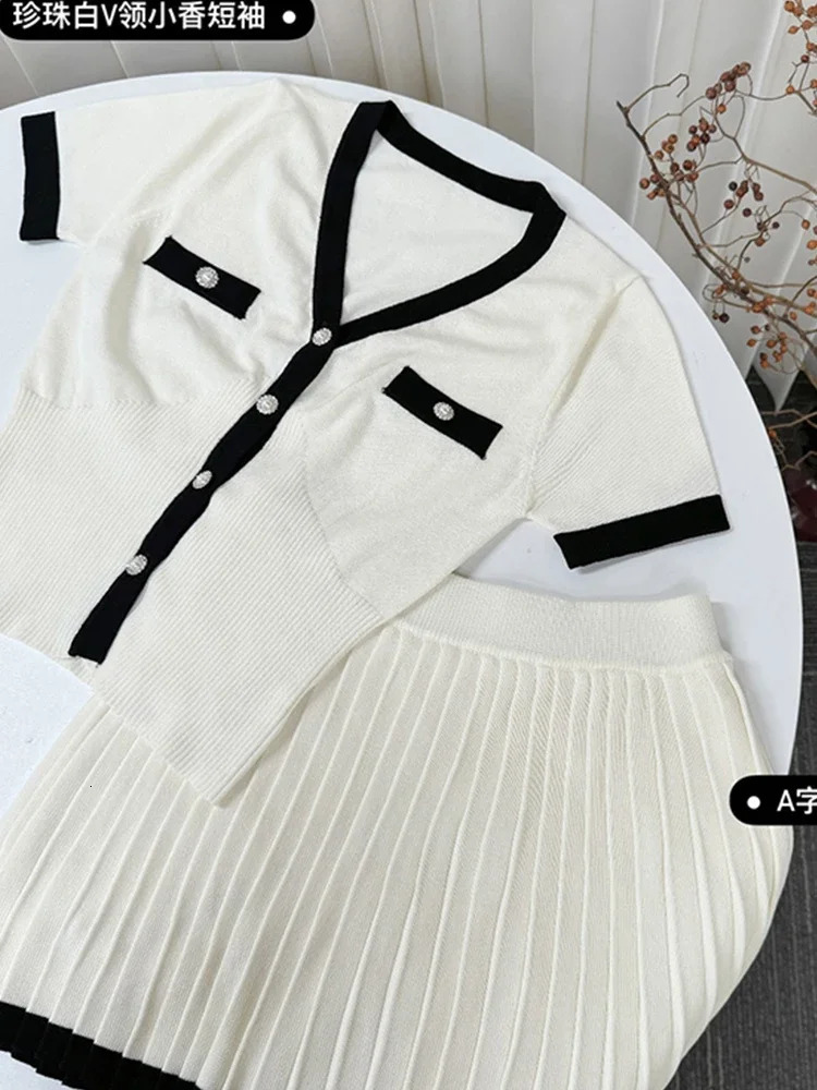Summer Women French Retro Vacation Old Money Knit Suit Outfits 2 Piece Set Contrast Color Short Sleeve Top Mini Pleated Skirt 250220