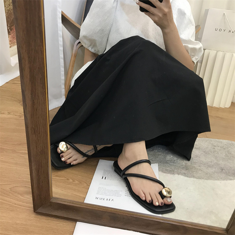 Free shipping designer Sandals for woman 2025 new summer Solid Flat Heel Daily Outfit slippers