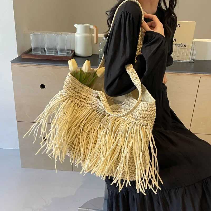 Casual Tassel Woven Women Shoulder Bags Handmade Fringe Lady Handbags Summer Beach Large Tote Bag Big Shopper Purse for Vacation Z250219