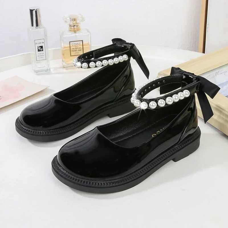 New Autumn Girls Shiny Leather Shoes Childrens Princess Strap Bow Beaded Single Shoes Childrens School Pure Black Mary Jens X250220