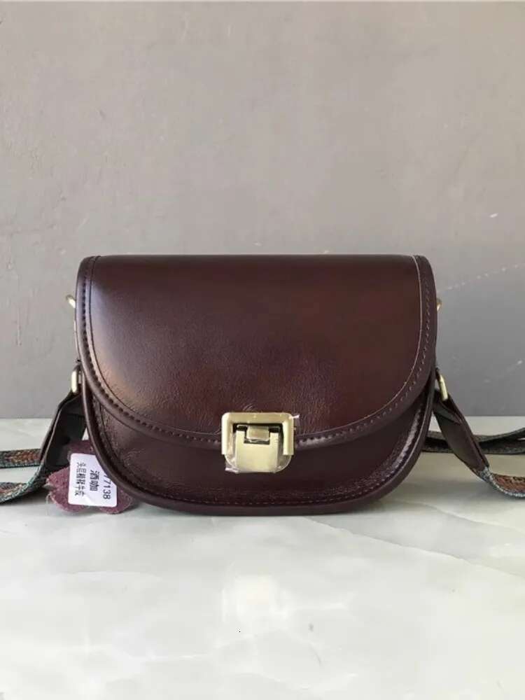Retro Design Hasp Cowskin Saddle Women Wide Strap Single Shoulder Crossbody Bag Office Ladies Solid Genuine Leather Bags