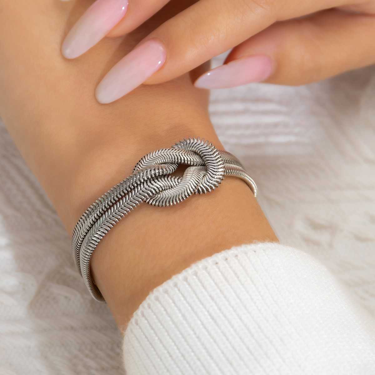 Charm Bracelets Accessories with niche design wrapped with snake bone chain bracelet simple and cool style buckle and knot bracelet H25220 2 L55Z