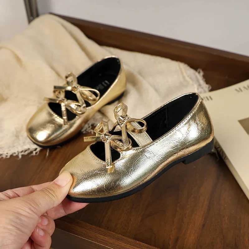New Girls Flat Shoes Silver Versatile Kids Ballet Leather Shoes Fashion Princess Bowknot Childrens Loafers Causal Soft Bottom X250220