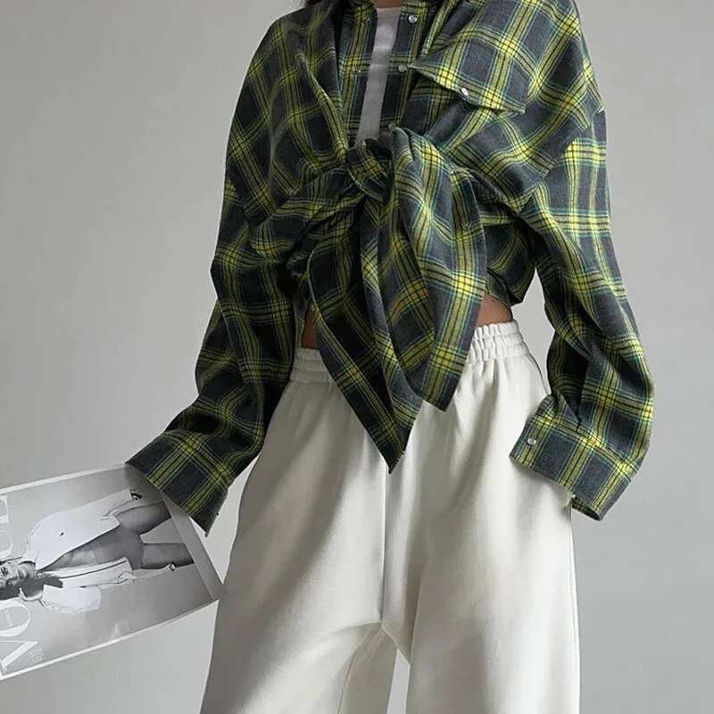 New Vintage Women Oversized Long Sleeve Plaid Blouse Tops Autumn Winter Button Down Loose Lapel Pocket Shirt Korean Style