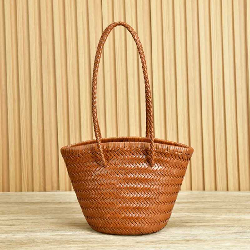 Head Layer cowhide Braided One Shoulder bucket Bag Vintage leather Handmade Vegetable Basket Bag Travel Beach Tote Bag Z250219