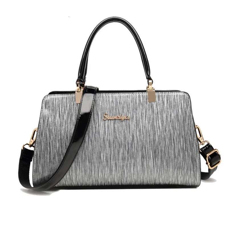 New Fashion Women Handbags Genuine Patent Ladies Shoulder Bags Female Brand Real Natural Leather Crossbody Bag