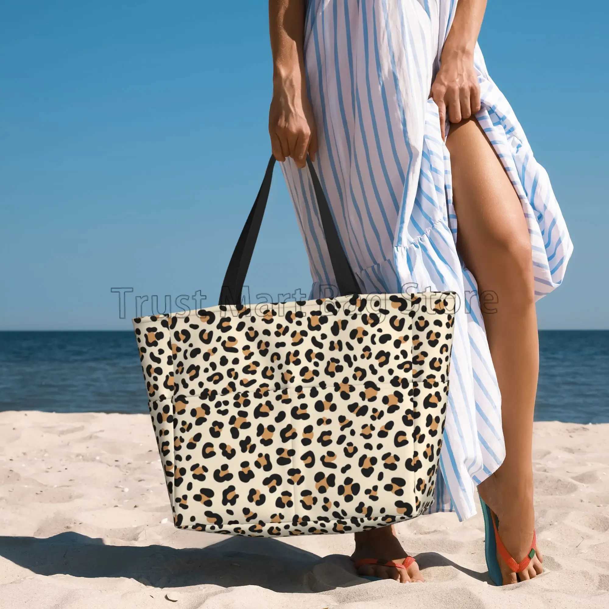 Leopard Print Large Waterproof Beach Bag Womens Beach Handbag Swimming Pool Bag with Zipper and Pocket Used for Travel Vacation Gym Z250219
