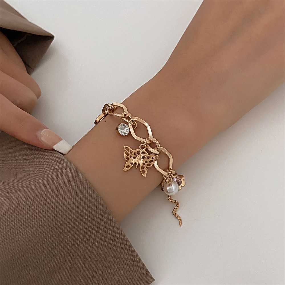 Charm Bracelets Exaggerated niche ins alloy bracelet womens fashion personality chain tassel multi-element bracelet H25220