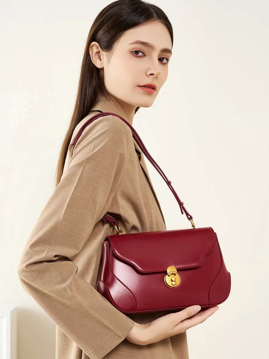 UKF French Style Commuter Elegant Armpit Bag Light Designer Shoulder Bags For Women Handbags Female All-Match Bolsas