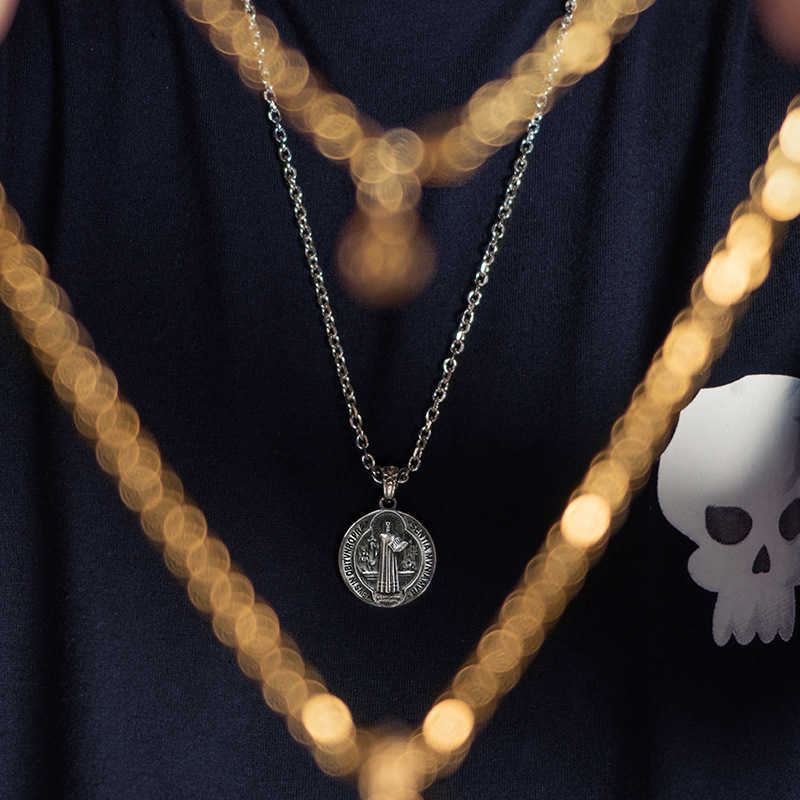 Pendant Necklaces Gothic loli pendant ins necklace womens titanium steel mens trendy hip-hop street personality pendant H25219