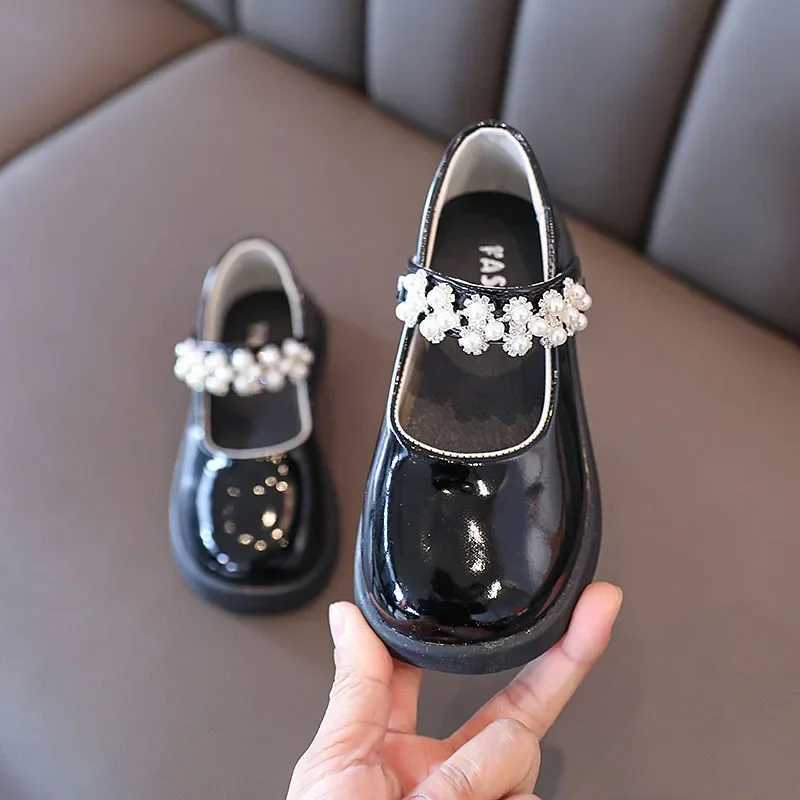 Girls patent leather shoes for wedding parties black and white school shoes childrens pearl princess shoes fashion version Mary Jens X250220