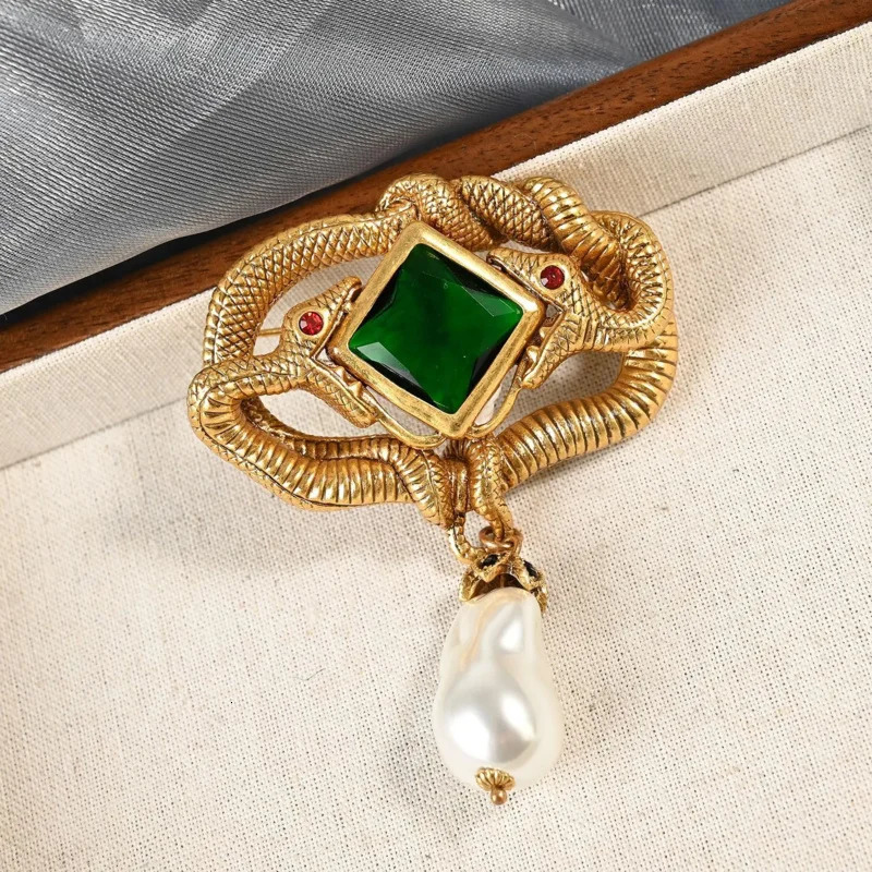 European and American fashion trend Double headed Spirit snake Pearl brooch for women 250220