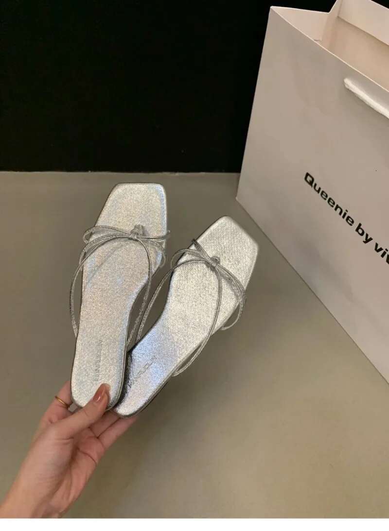 2025 Summer Flip p Slippers Fashion Women's Narrow Band Flat Shoes Ladies Casual Outdoor Beach Slides Sandalias ddmykukumalu