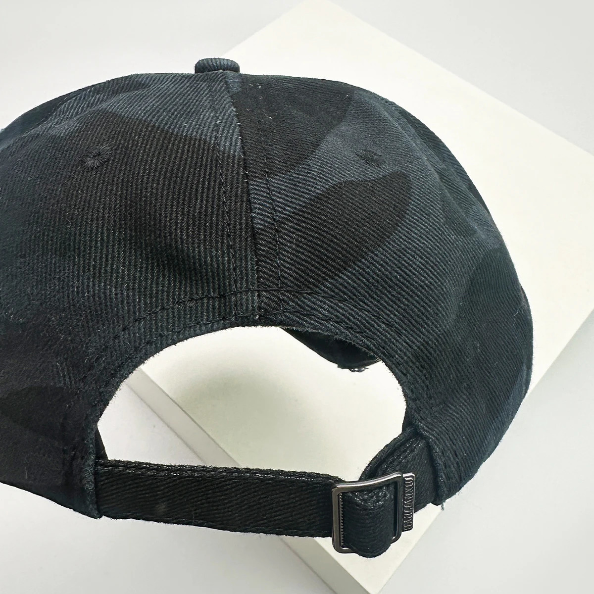 Unisex Broken Style Sanskrit Embroidery Baseball Hats Versatile American Sunshade Camouflage Peaked Caps Fashion Personal 250214