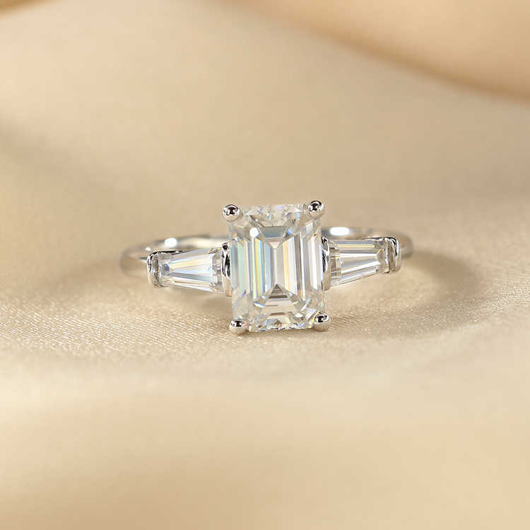 AAA GEMS Trendy Emerald Cut Moissanite Three Stone Ring Girl Ladies 14K Gold Ring