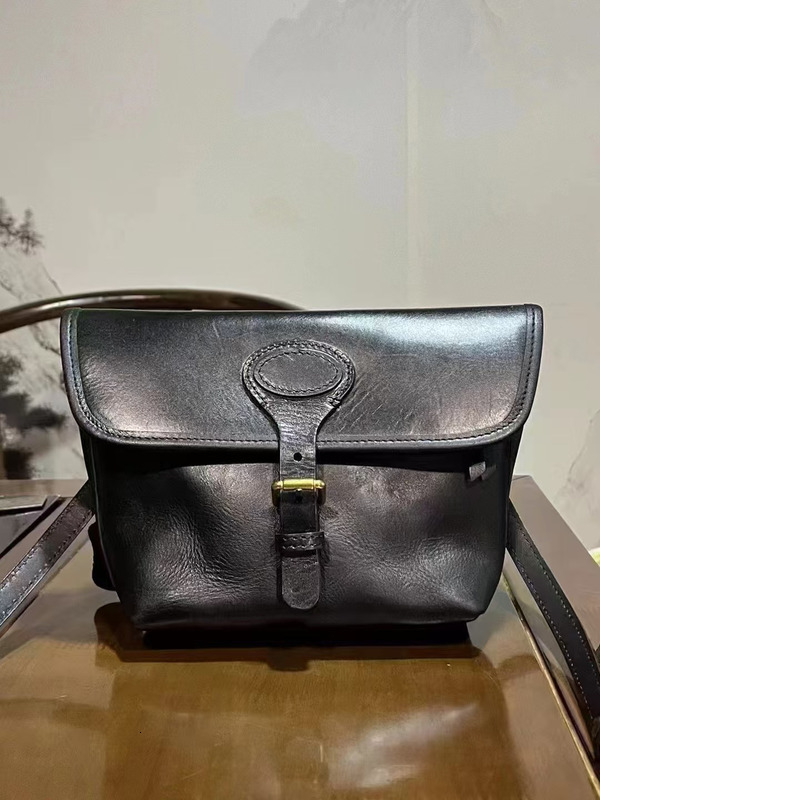 Oil Wax Head Cowhide 2024 Autumn And Winter New Item Small Mailman Commuting Crossbody Bag Niche Female Batch