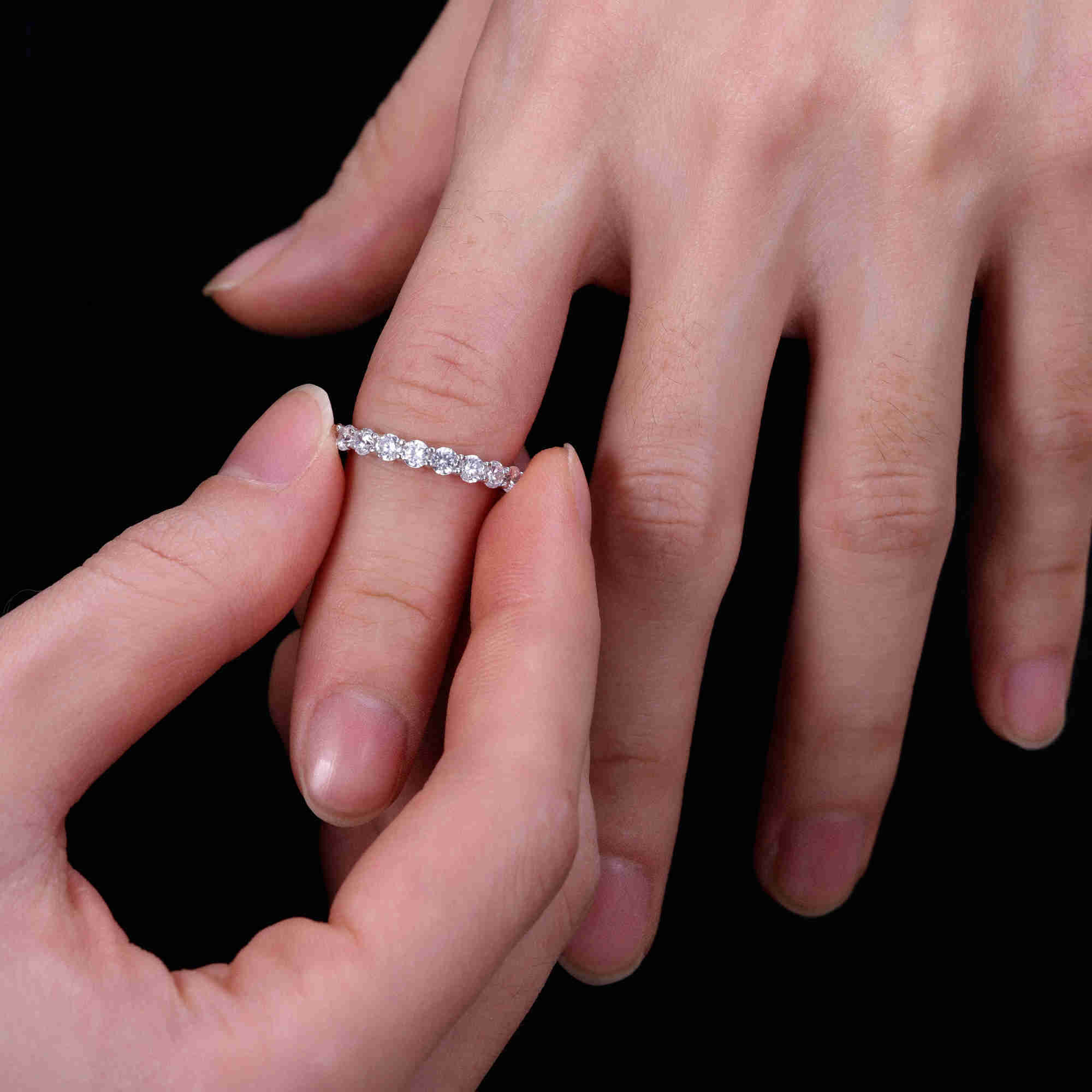 Luster New Jewelry 925 Sterling Silver GRA White 3mm Round Eternity Moissanite Band Ring for Engagement
