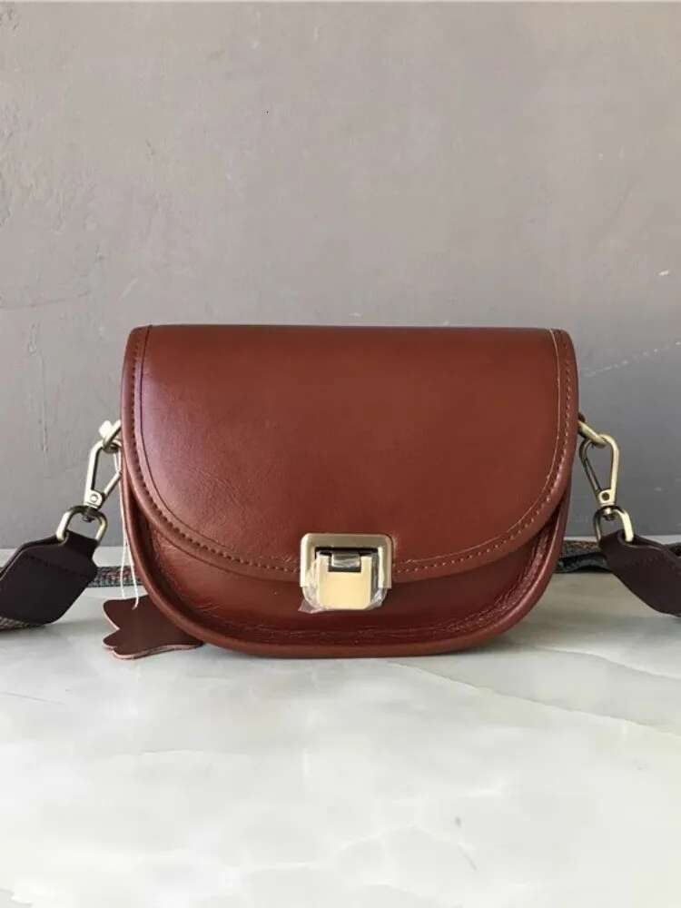 Retro Design Hasp Cowskin Saddle Women Wide Strap Single Shoulder Crossbody Bag Office Ladies Solid Genuine Leather Bags