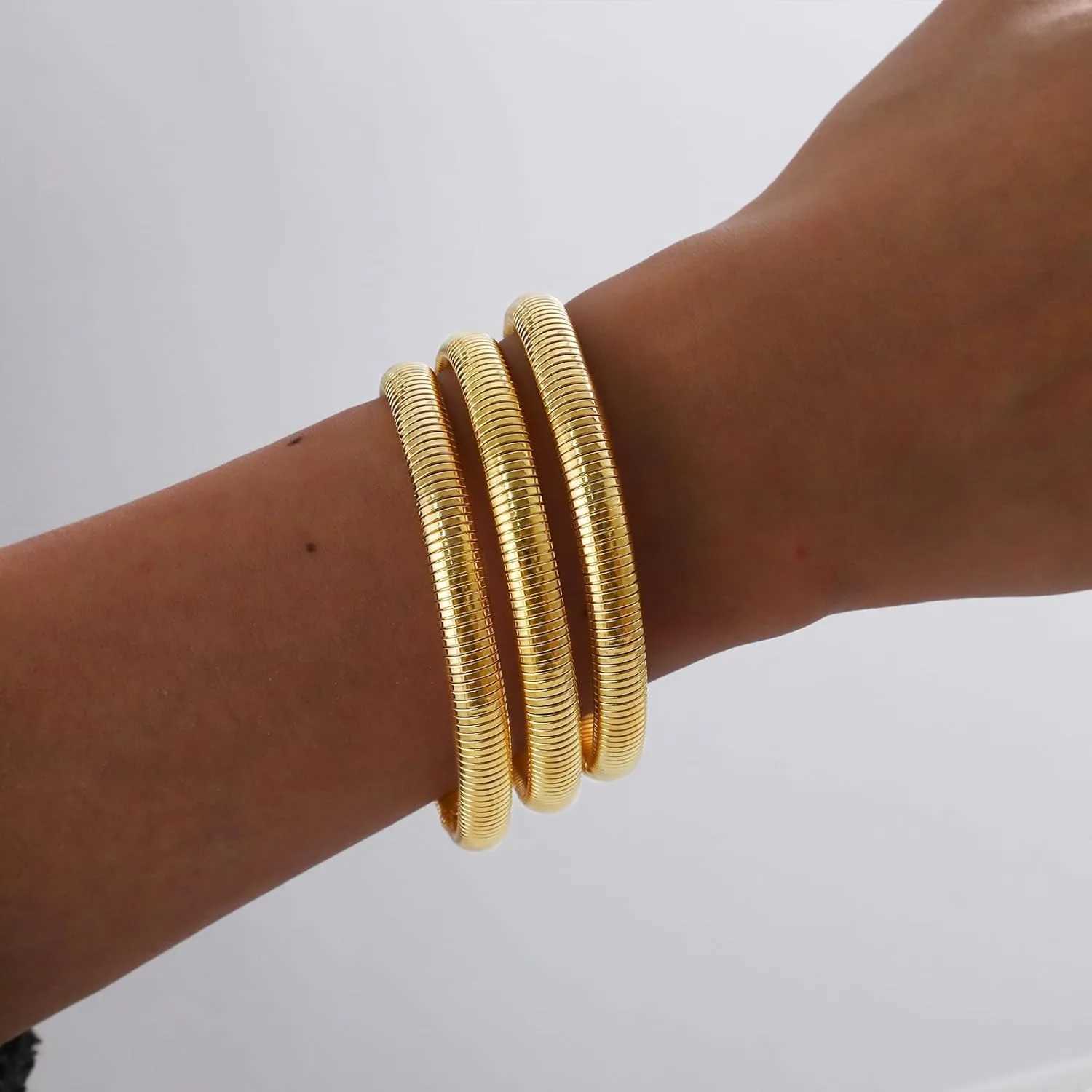 Gold Bangles for Women Chunky Stretch Bangles Bracelets Set 18K Gold Plated Stainl Steel Bracelets Flexible Wide WristbandXJ250219