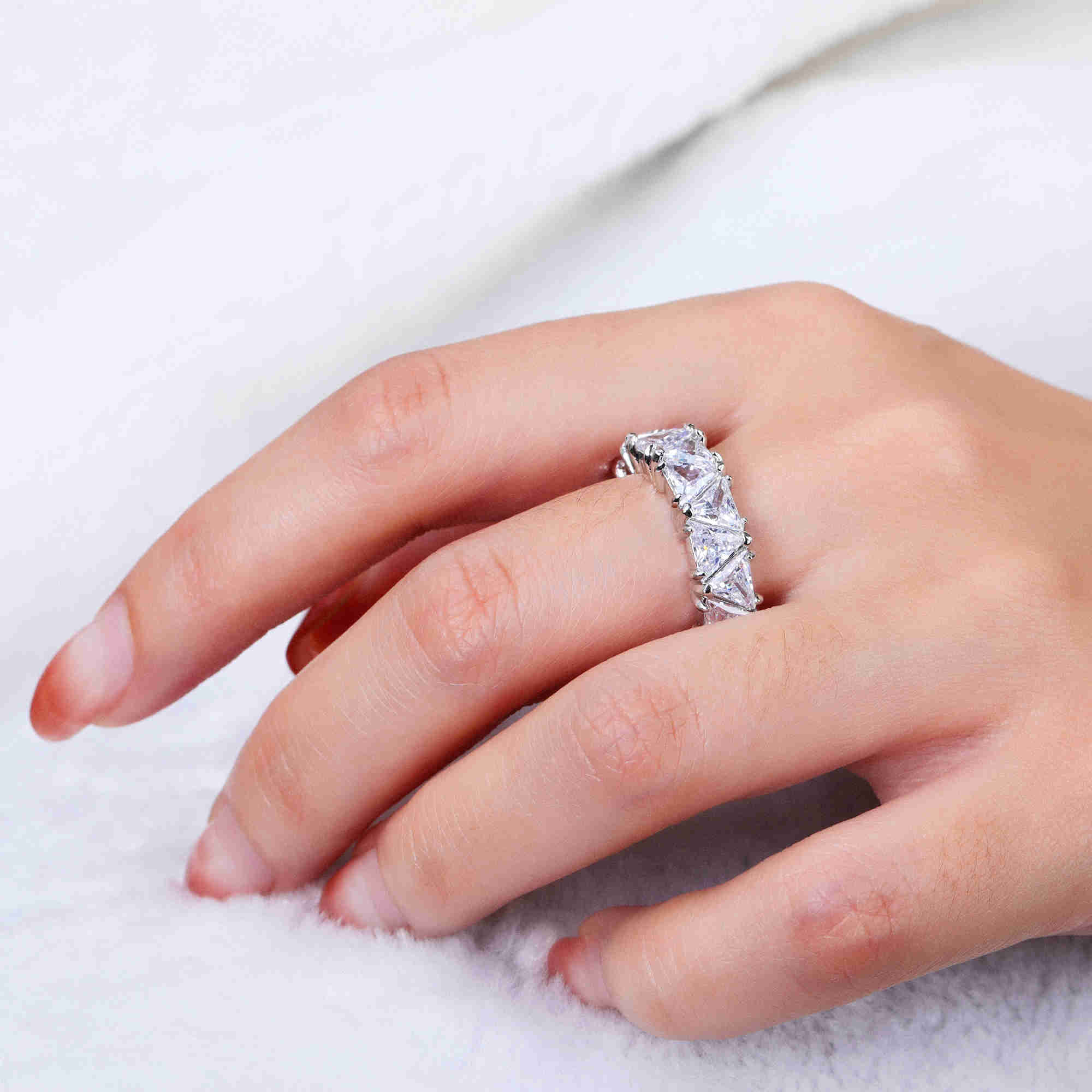 Luster Test Positive Synthetic Diamond Jewelry 925 Sterling Silver 5.0mm White Triangle Moissanite Ring