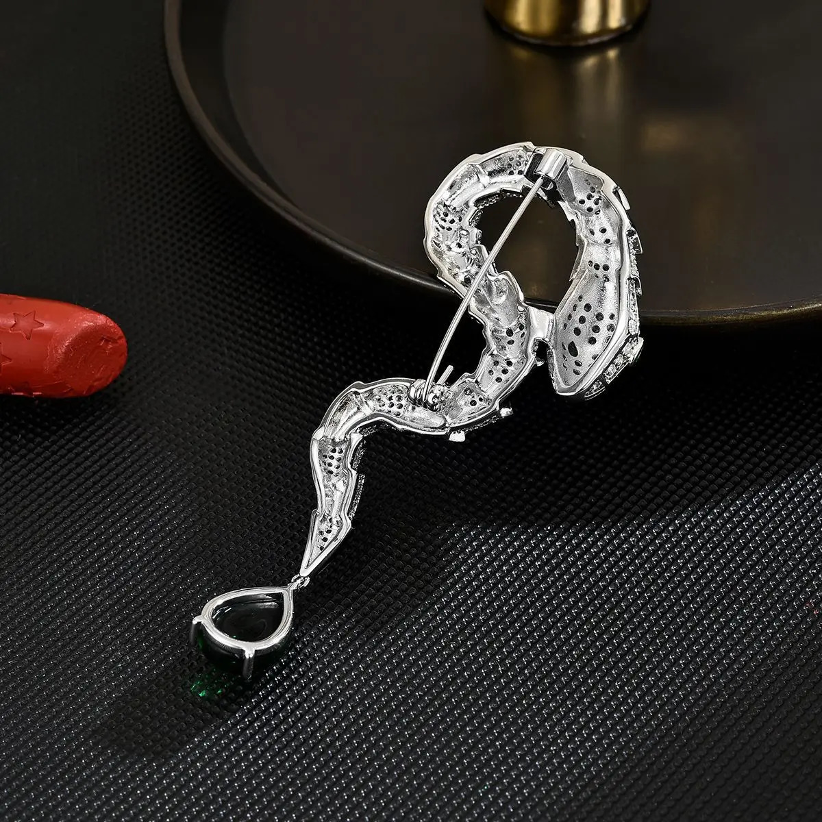 Vintage Animal Brooches Gorgeous Snake Brooch with Natural Agate for Women Men Jewelry Gift 250220