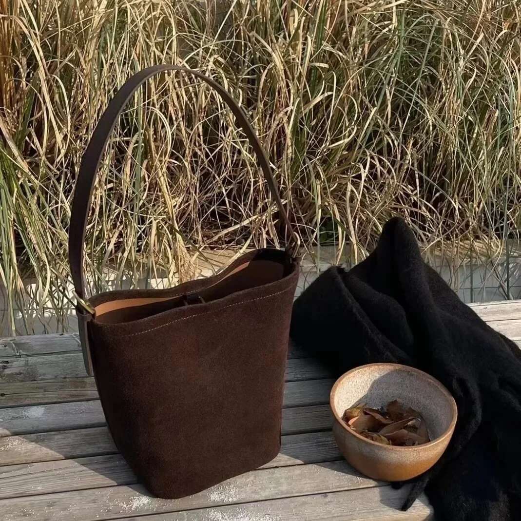 Chic Stylish Design Matte Coffee Bucket Tote Vintage Suede Cow Leather Women Handbag Daily-Use Chamois Lady Single Shoulder Bag