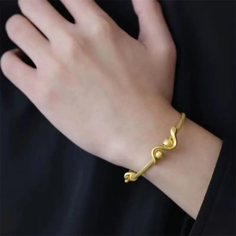 Snake Year Limited Bracelet Light Personalized Fashion Atmosphere Ins Advanced Perception Niche Perception Full Match 250220