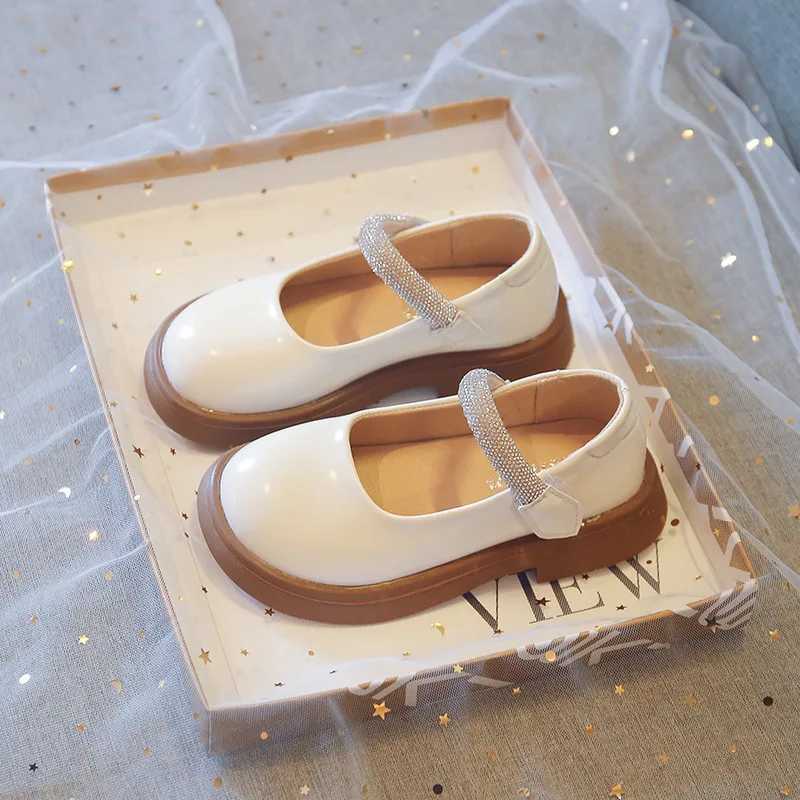 Korean Style Childrens Leather Shoes 2023 Spring New Fashion Kids Glossy Shallow Rhinestone Girls Performance School Shoes PU X250220