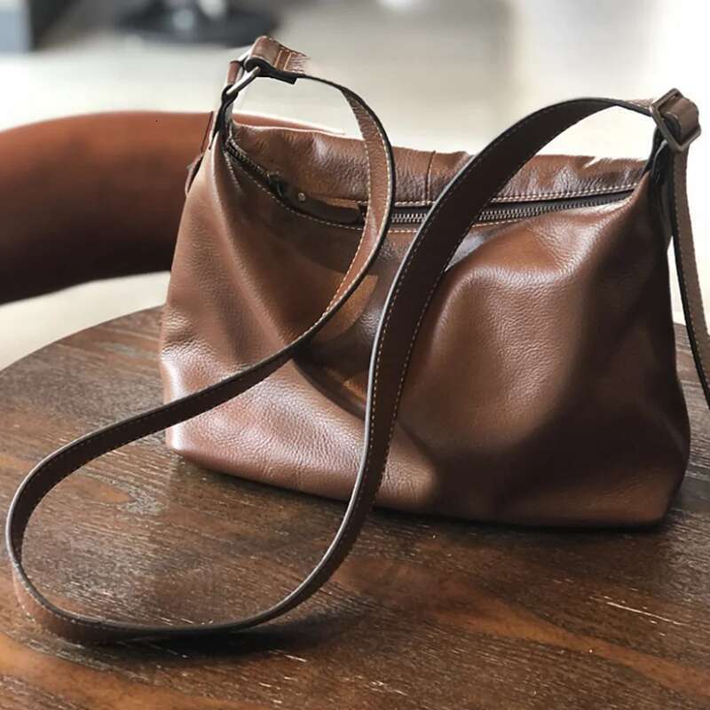 2025 New Genuine Leather Large-Capacity Shoulder Simple Leather Cowhide Messenger Travel Leisure Tote Big Bag