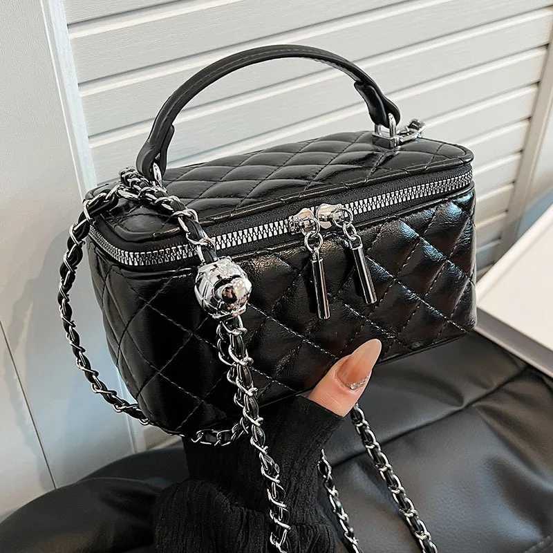 2024 New Fashion Crossbody Bags Wens Shoder Bags Casual Simple Mobile Phone Bag Temperament Elegant Chains Square Handbags Z250317