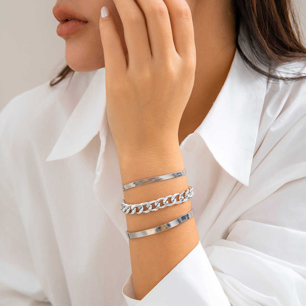 Charm Bracelets Metal snake bone chain smooth bracelet Brelet womens punk metal thick chain bracelet set H25220