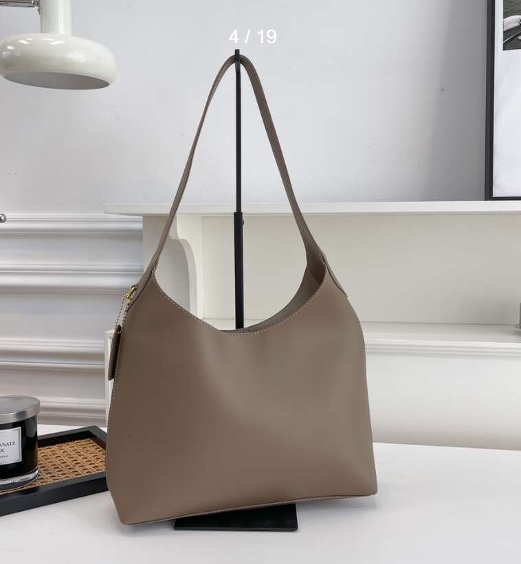 Tote Large Capacity Smooth One Shoulder Hand-Held Commuting Armpit Bag, Classic Retro Women's Bags