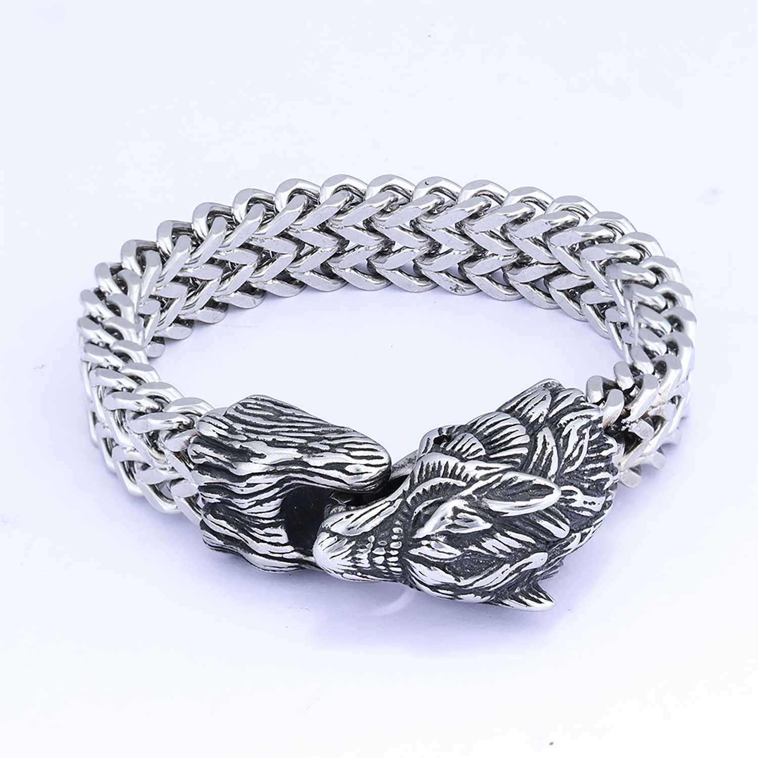 Charm Bracelets Stainless steel hot selling animal series wolf head shaped woven bracelet H25220 4 H3KL