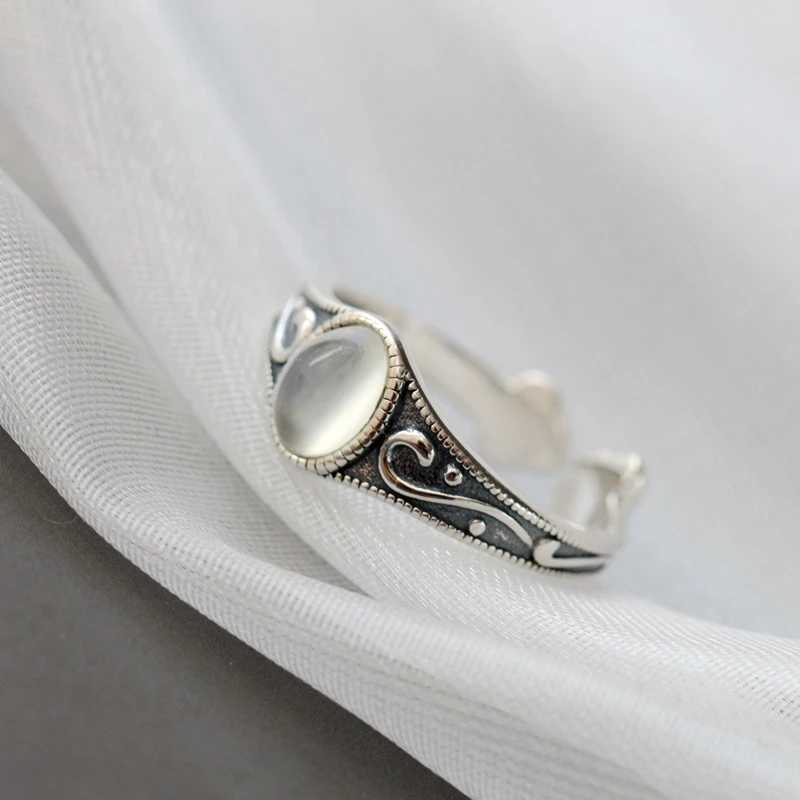 A genuine 925 sterling silver womens retro style charm ring with natural moonstone inlay foldable open ring fashionable jewelry gift X250220