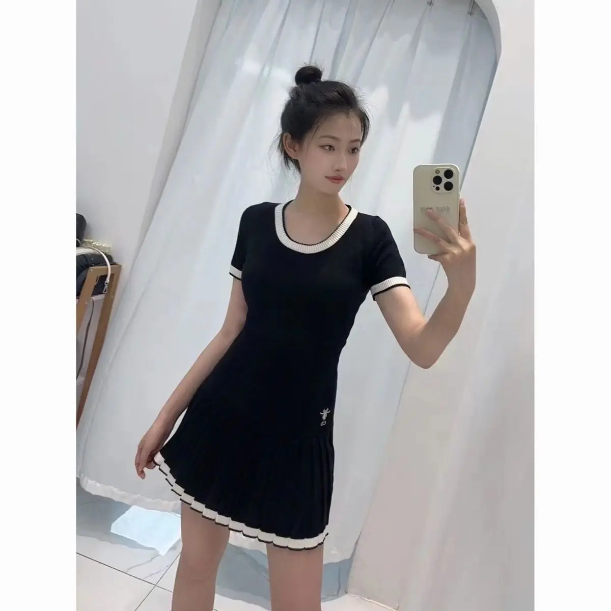 Two Piece Set For Women Summer Korean Slim Round Neck Short Sleeveless Knitted Vest Short High-Waist Pleated Skirt 250220