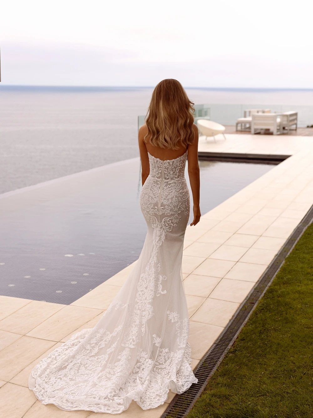 Simple Mermaid Wedding Dress Strapless Sleeveless Bridal Gowns Appliques Backless Sweep Train Dresses Custom Made vestidos de novia
