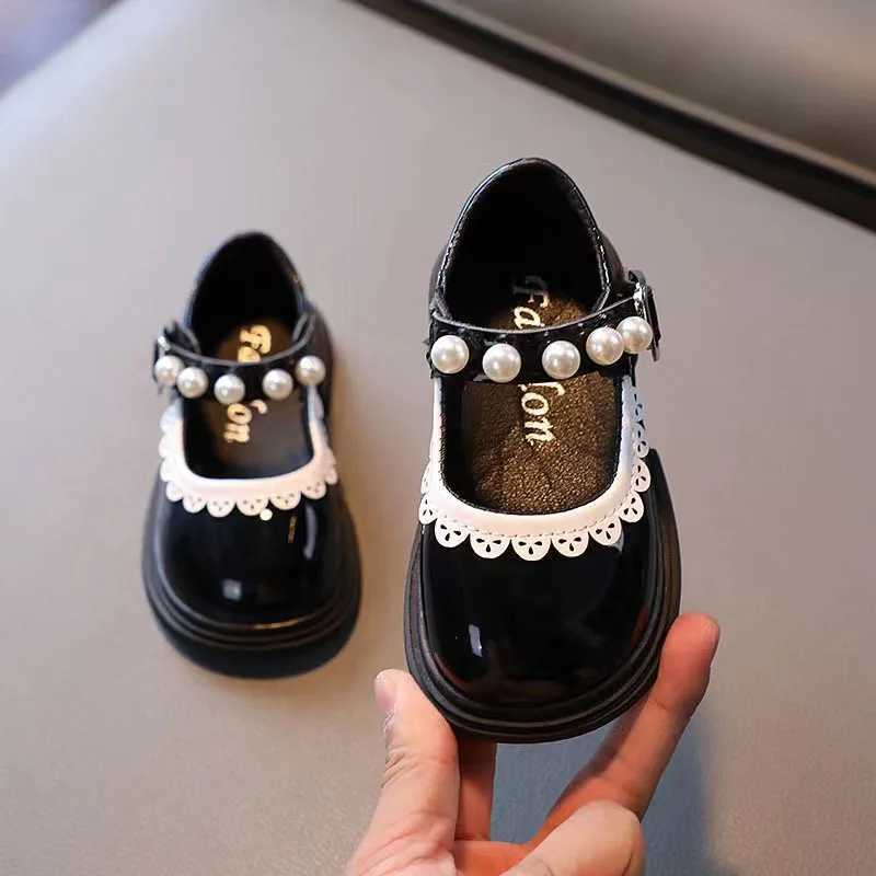 New School Girls Shoes Spring Summer Baby Girl Brightly Patent Leather Round Toe Shoes Princess Floral Bordered Mary Jane G12196 X250220