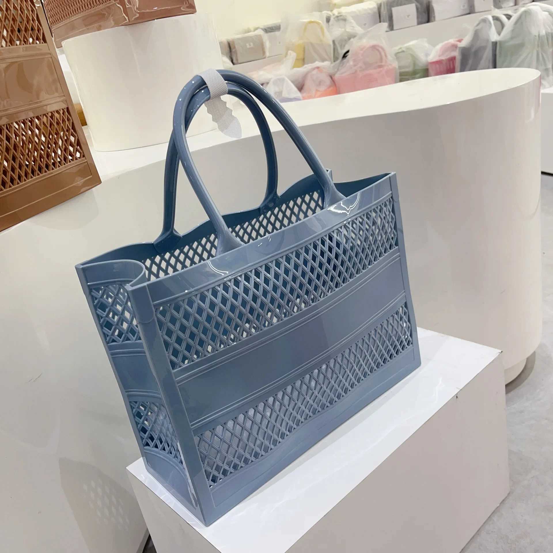 Large capacity PVC womens handbag hollow handbag luxury designer shopping bag womens shopping basket womens beach bag Z250219