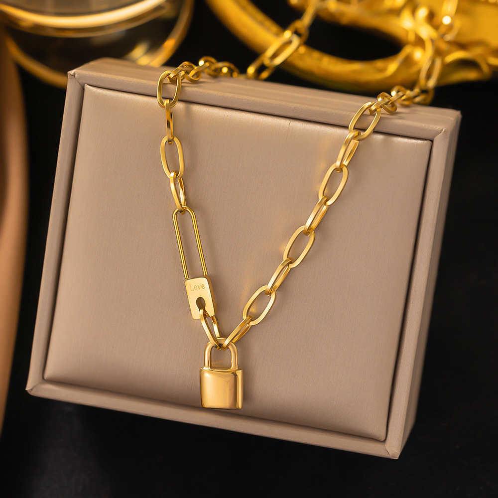 Pendant Necklaces Street Hip Hop High End Lock Pendant Paper Clip Necklace Womens Trendy Gold Cold Wind Lock H25219