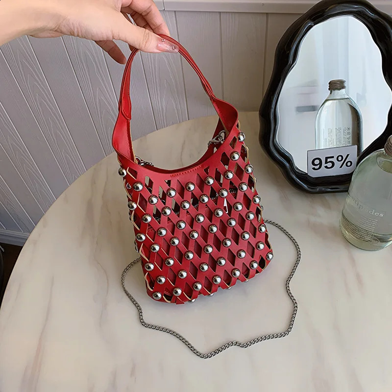 Women Bag Fashion hollow out chain shoulder bag small crossbody beach 250218
