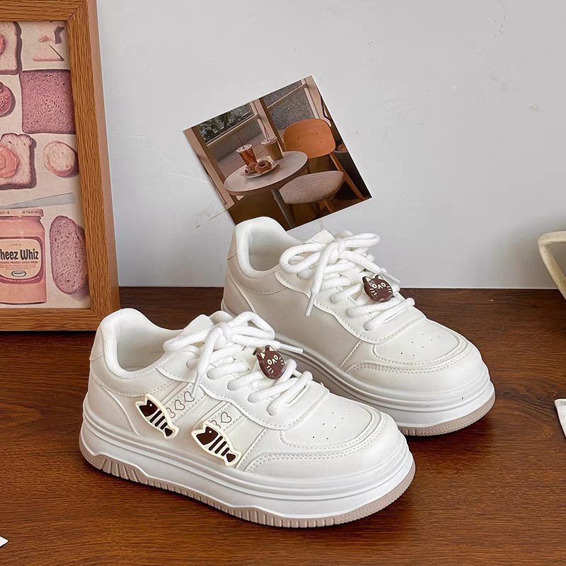 Milk Like Fashionable White Female Designer Shoes For Autumn 2025 New Multifunctional Mesh Breathable Sports Shoes Casual Thick Soled Women's Boa