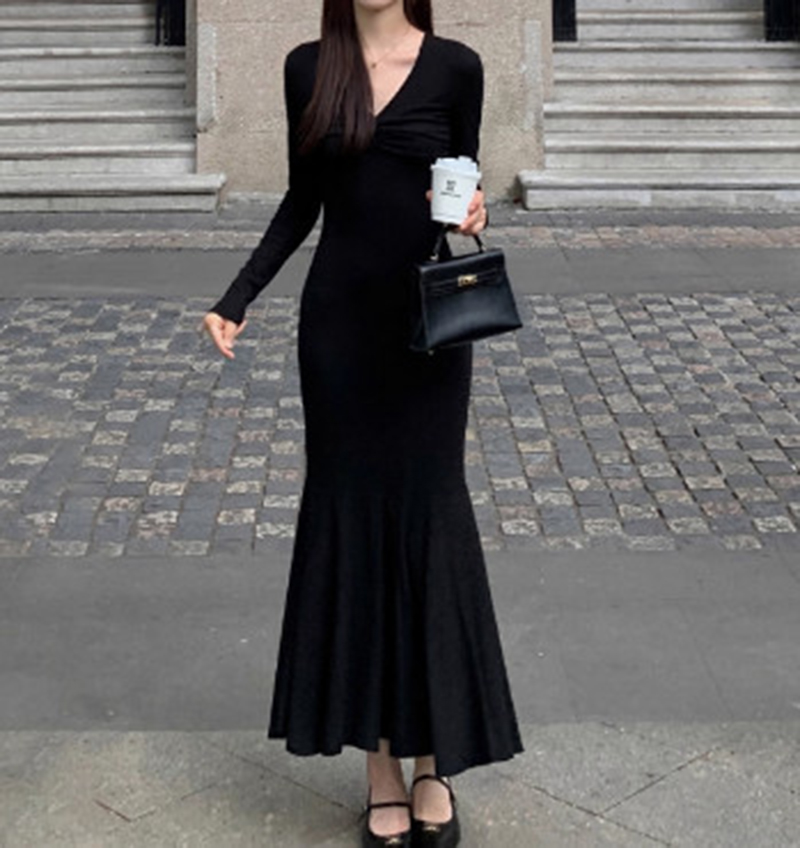 L212195 long-sleeved dress knitted skirt slimming universal inner wear bottoming hip skirt A skirt