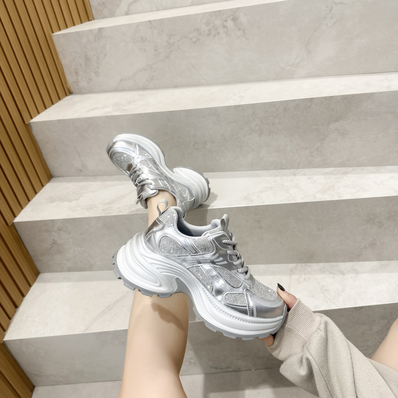 Fashion 7cm Luxury diamonds Platform Sneakers for Women Casual Non Slip Thick Sole Sports Shoes Woman Comfortable Casual Designer Sports Shoes Zapatos