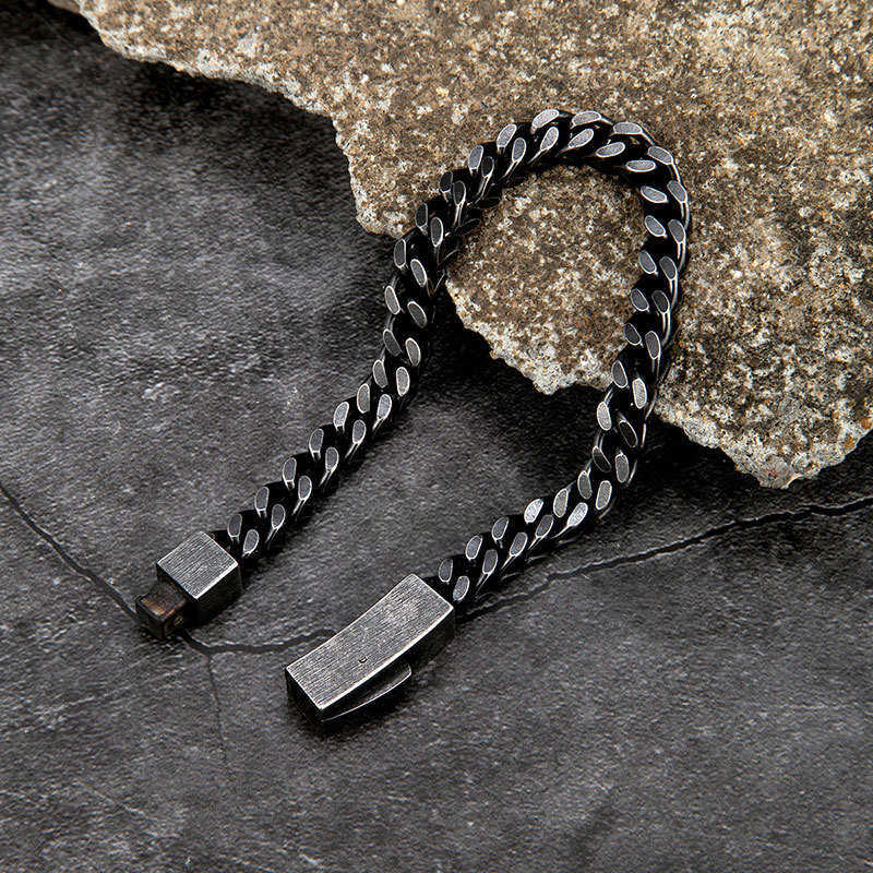 Charm Bracelets Titanium Steel Jewelry New Mens Trendy Square Button Bracelet Dragon Bone Titanium Steel Bracelet H25220