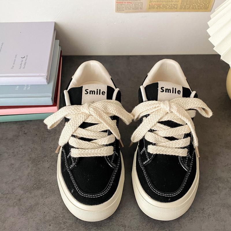 Canvas Women's Designer Shoes Multifunctional Embroidered Casual Flat Shoes Black Breathable Women's Spring And Autumn Single Shoes Fashiona