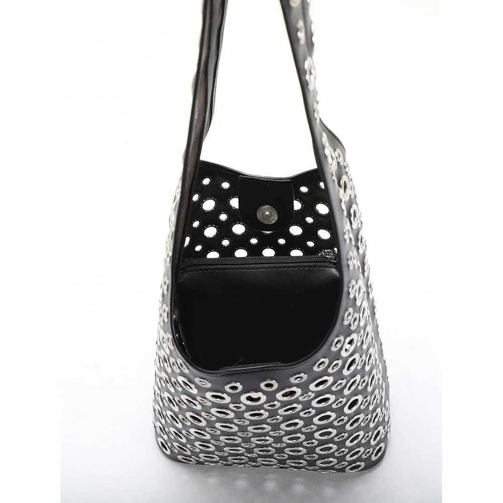 Punk bucket bags for European and American women hollow womens shoulder bags retro metal rings designer handbags black wallets Y250218