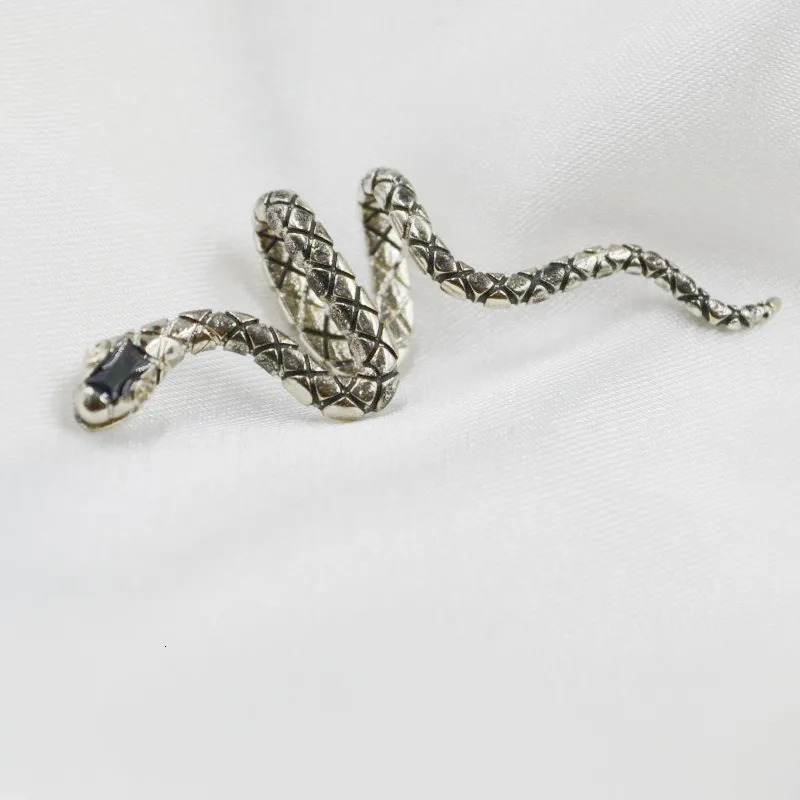 20 snake shaped PUNK EMO earrings cuff earrings packaging clip on earrings clip on female/male non perforated jewelry 250220
