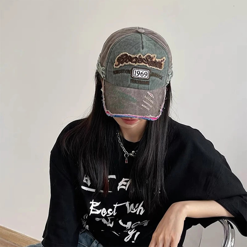 Fashionable Worn Out Baseball Cap With Distressed Edges Ground Edge Sun Hat 250214