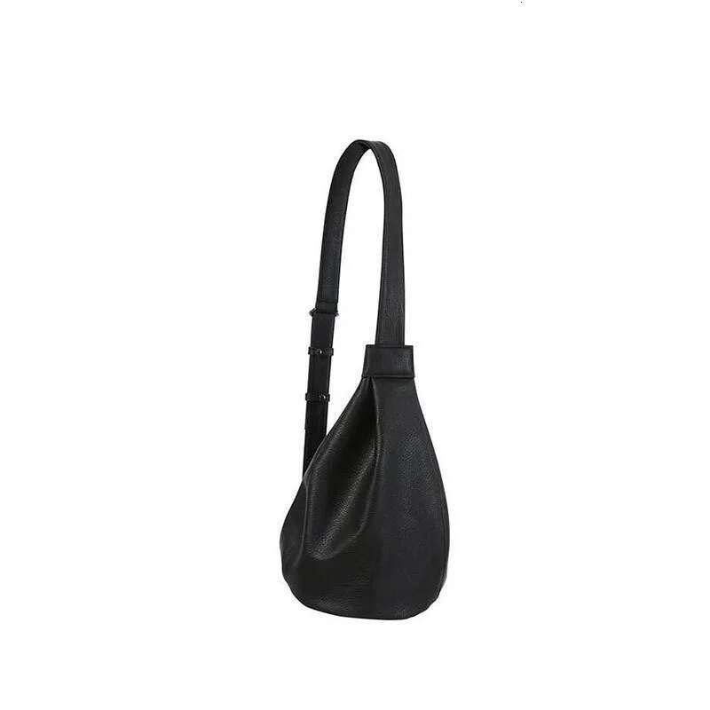 New High-End Texture Casual Commuting Niche Design, Single Shoulder Bucket Bag, Crossbody Bag, Chest Bag